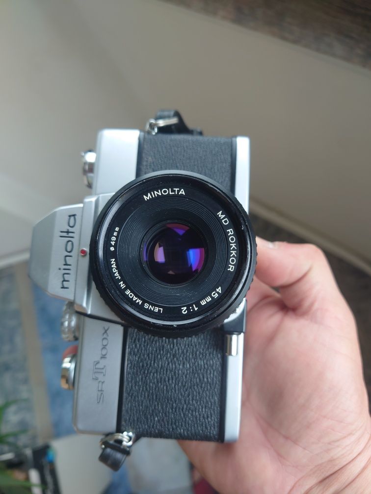 SLR Minolta SrT 100X cu obiectiv 45mm