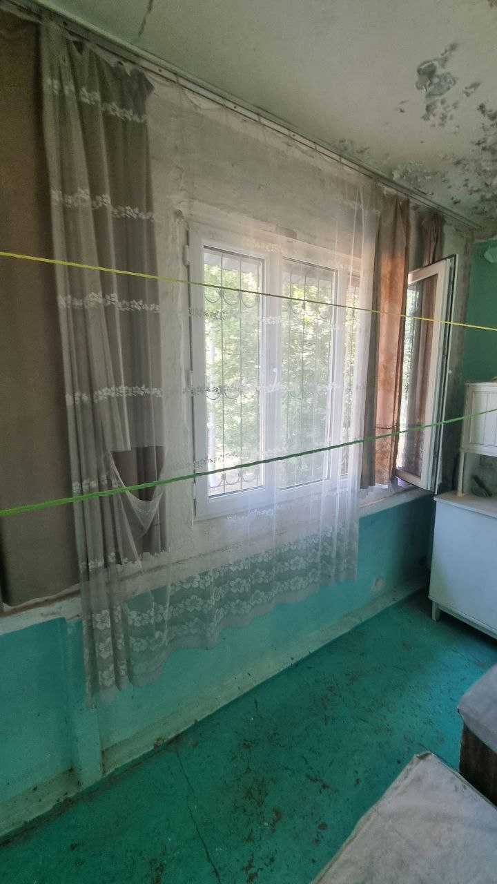 Чиланзар 21 кв 2/2/4 Балкон 1,5 на 6 метра Площадь 50 кв Без Ремонта