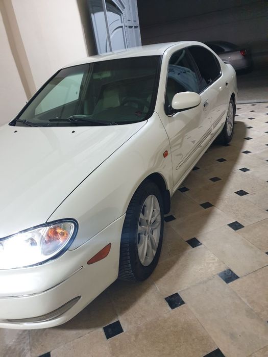 Nissan maxima sotiladi