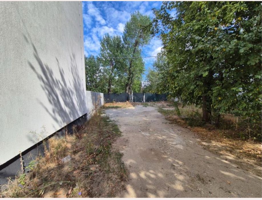 TEREN DE INCHIRIAT 800Mp Bucurestii Noi Doi Cocosi