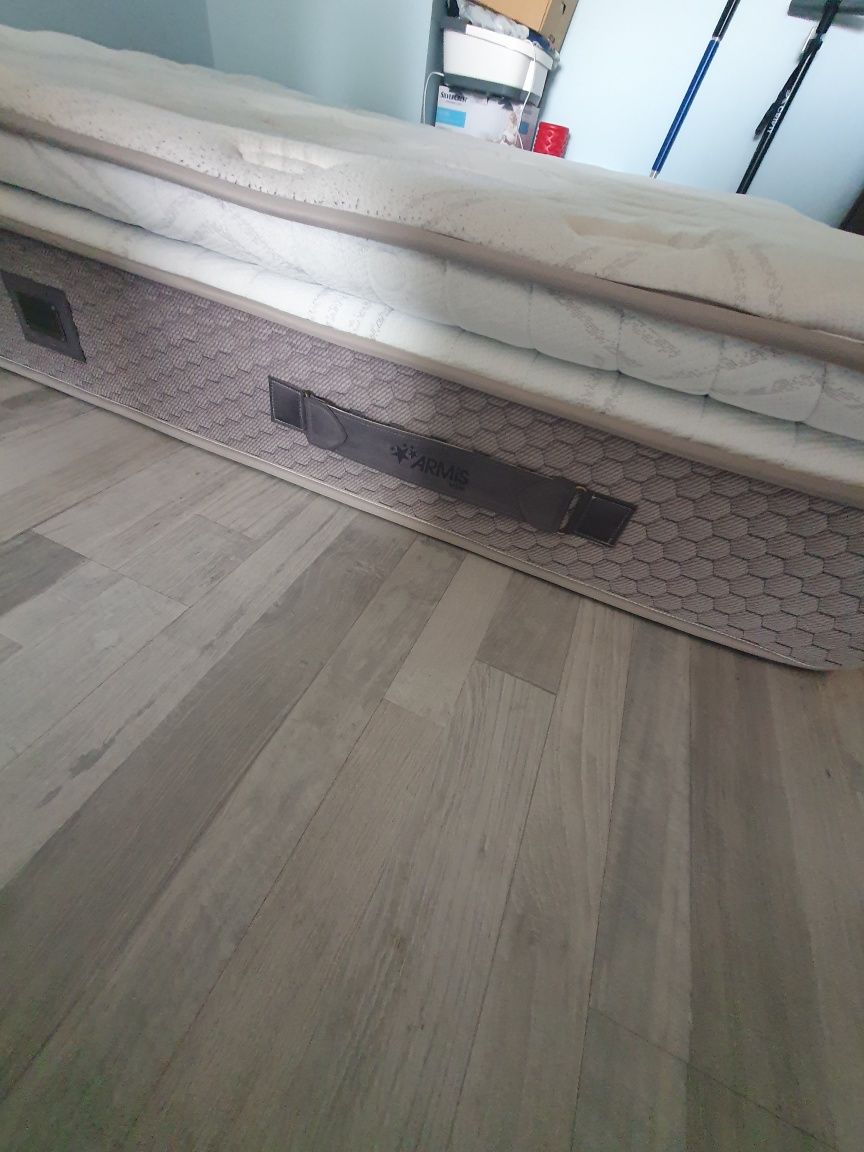 Продавам матрак 180/200  28см