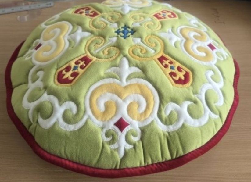 Пошив красивых подушек с орнаментами