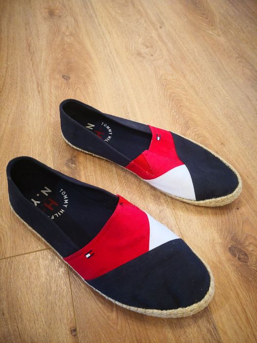 Обувки Boss, Tomi Hilfiger, DKNY, CONVERSE и др.