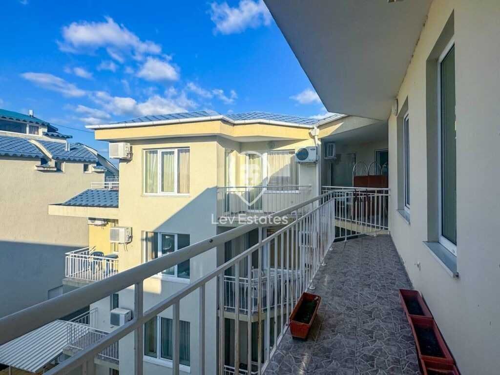 Уютен тристаен апартамент с изглед към морето в Rutland Bay, Равда