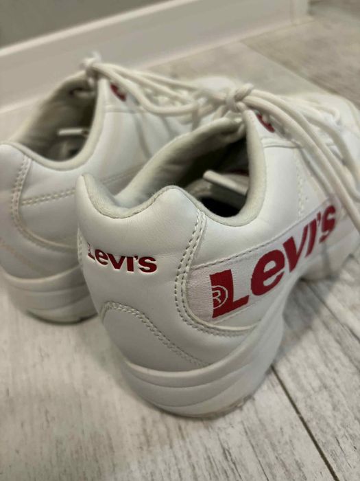 Маратонки Levi’s