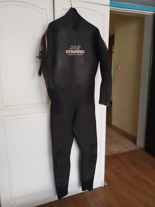 Продавам неопрен Camaro и екстри към него