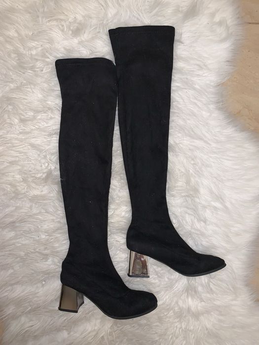 Cizme negre lungi piele intoarsa toc gros argintiu strasuri