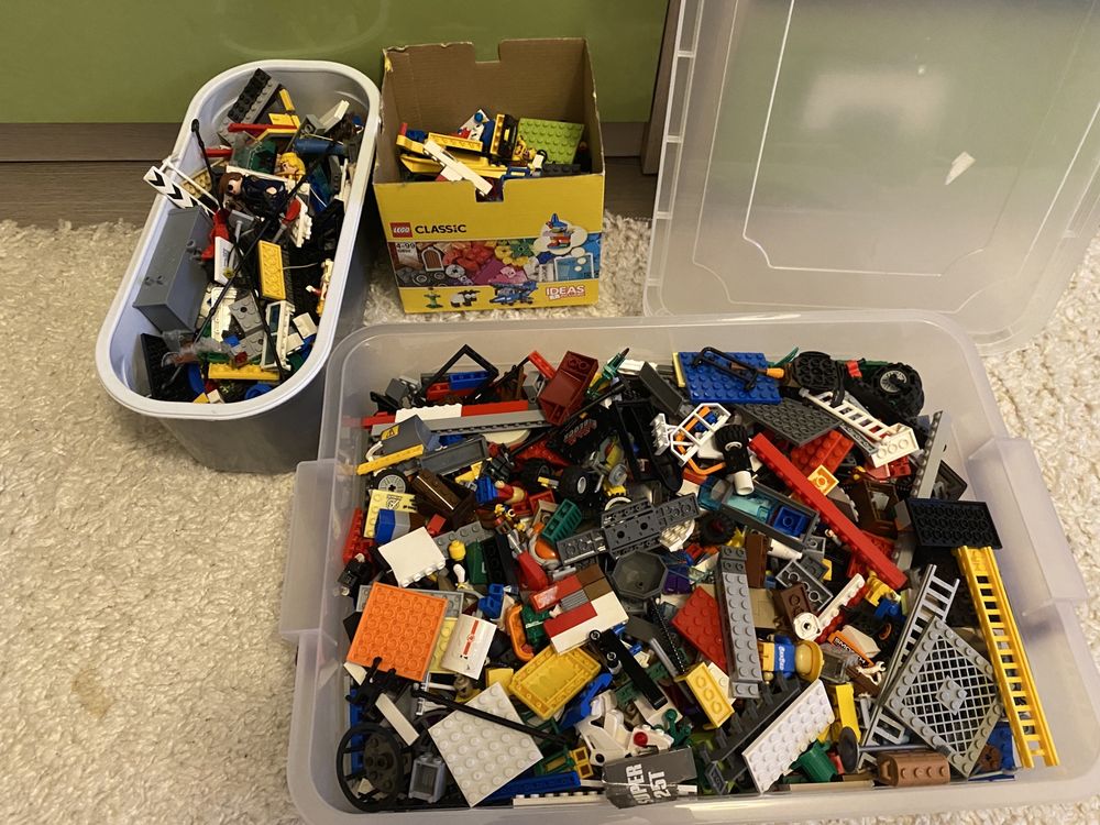 Lego diferite construcții