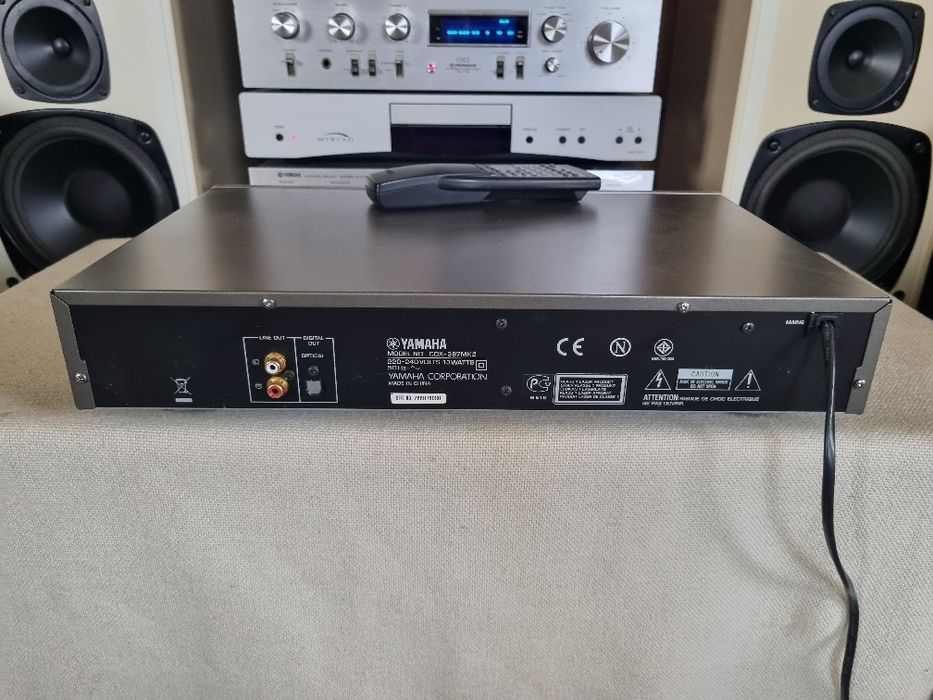 Cd Player Yamaha CDX-397 MK II. CD, MP3, etc. Perfecta stare.