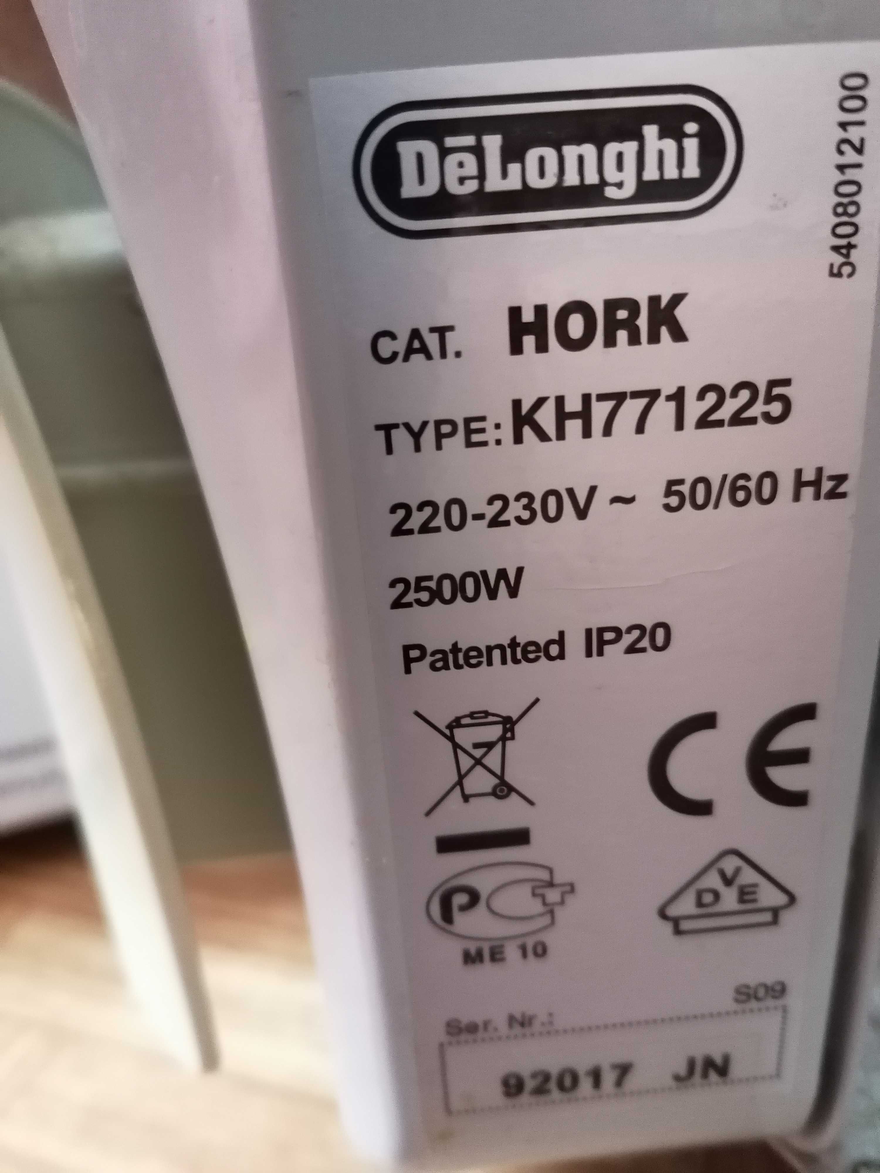 Маслен радиатор DeLonghi 2500 W
