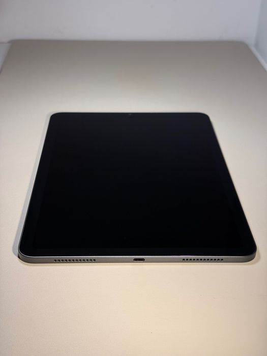 iPad Air (Generația 5) M1 - 64GB Wi-Fi - Garanție până în 2026