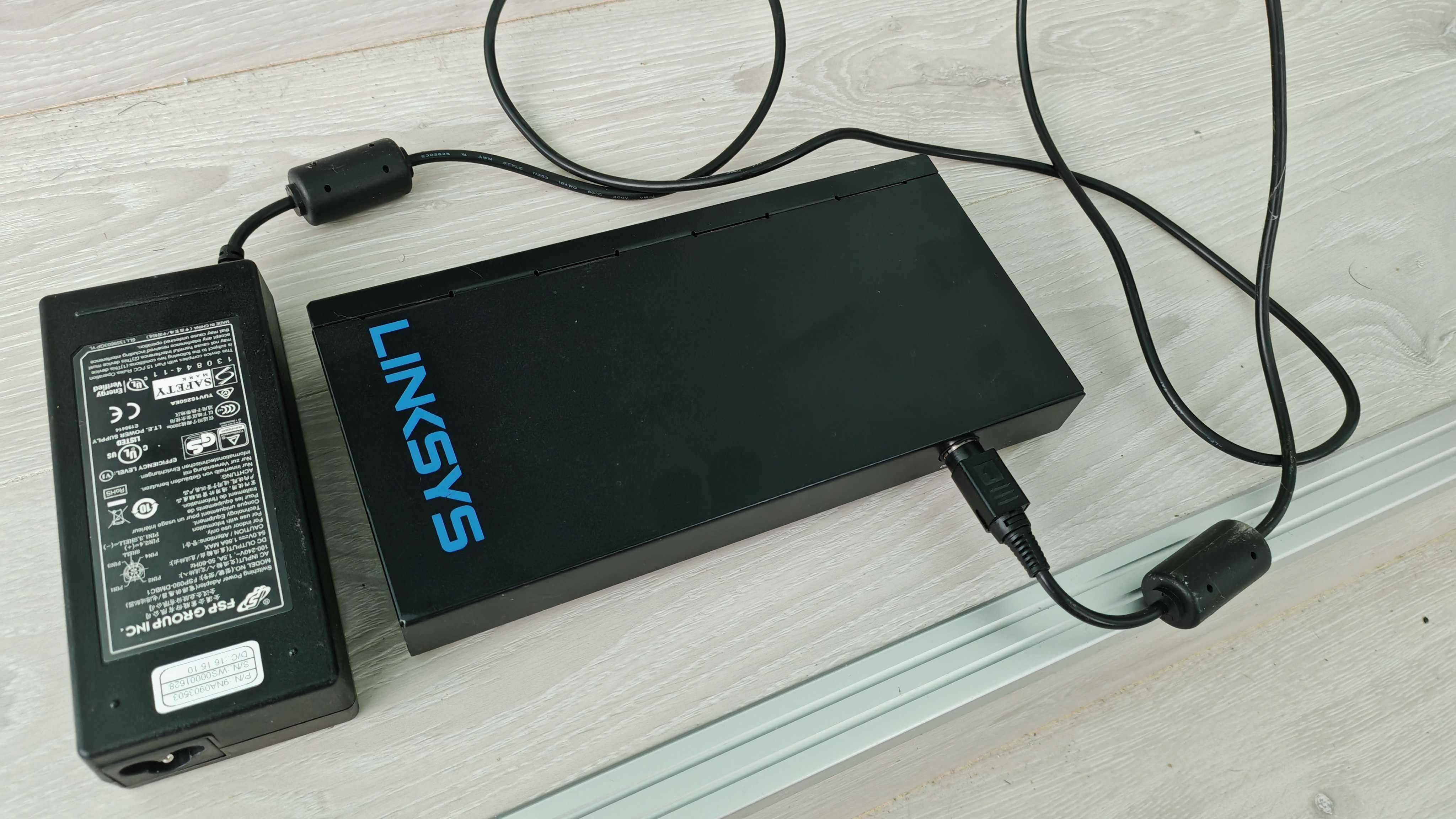 Linksys LGS308P 8 порта Gigabit POE+