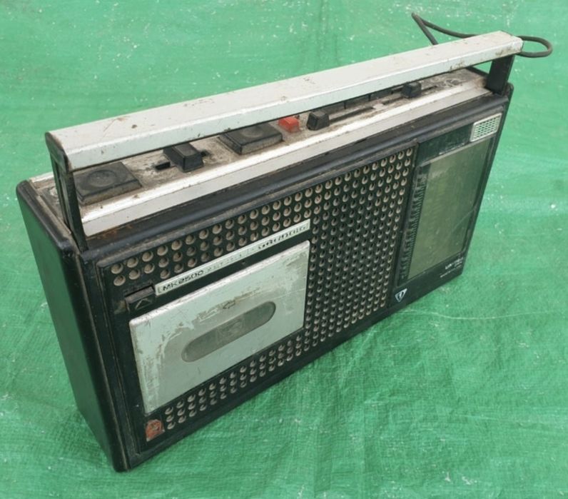 Vând casetofon marca Unitra licenta GRUNDIG model ,MK2500,Automatik