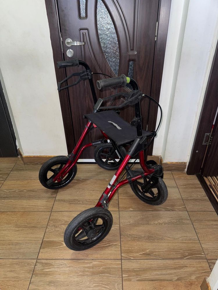 Rolator cadru din aluminiu batrani dizabilitati (ca nou)
