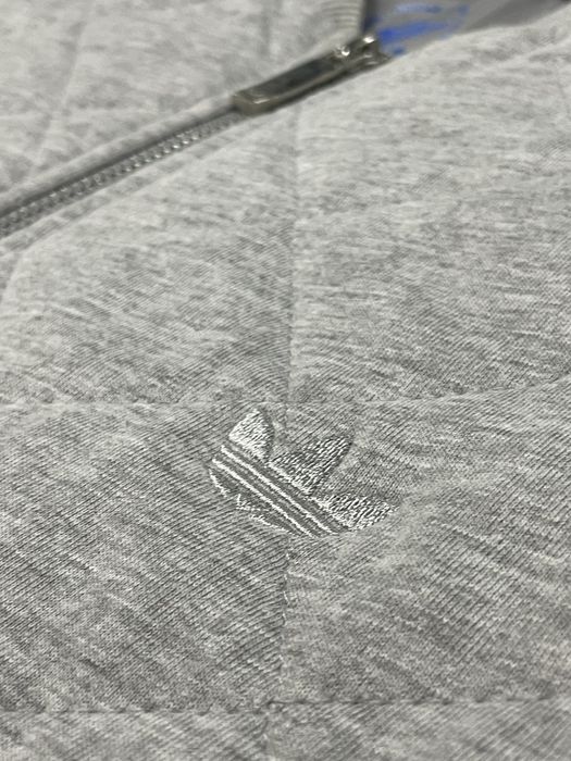 Adidas тънко дамско яке M/L размер