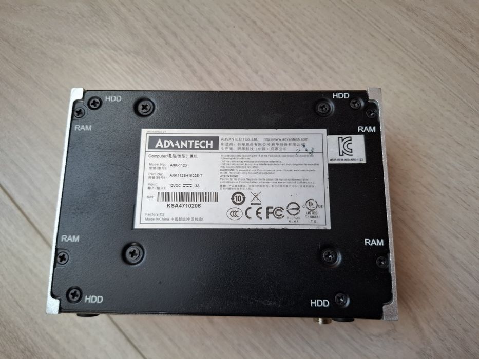 Mini PC Industrial Advantech ARK-1123, Fanless.