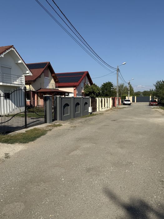 Ofer spre vazare Casa P + 1 la Rosu zona Micro 17