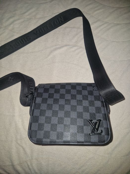 Louis Vuitton мъжка чанта през рамо оригинална закупена от Италия