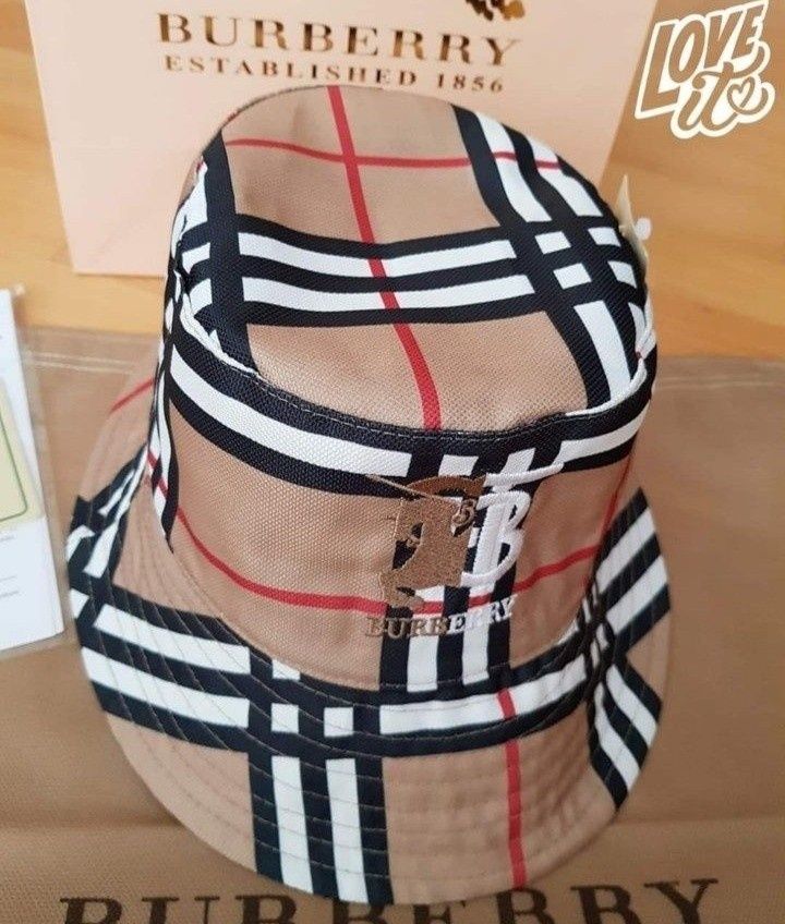 Papuci+ palarie super model, logo brodat, saculet, etichetă