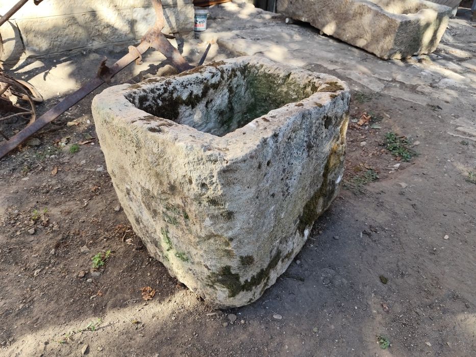 Каменно корито..
