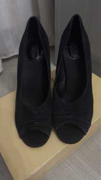 Туфли черные , натуральная замша 8000 тг