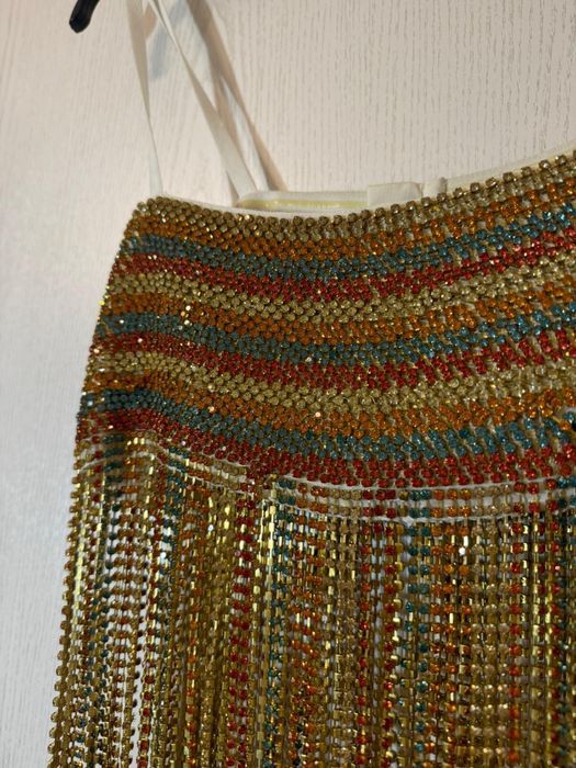 Top cu pietre multicolore