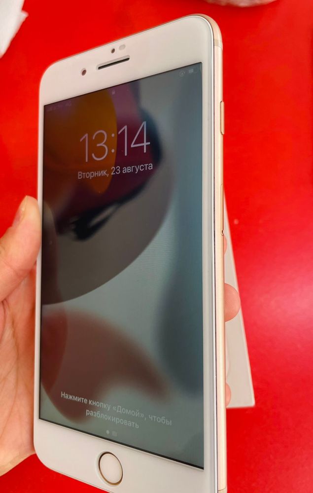 СРОЧНО продам айфон 8+