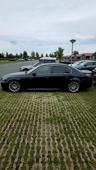 BMW E60 525d M-pack aprox 300cp