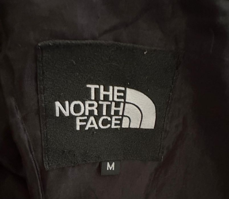 Geacă The North Face M mov-negru – călduroasă și stilată
