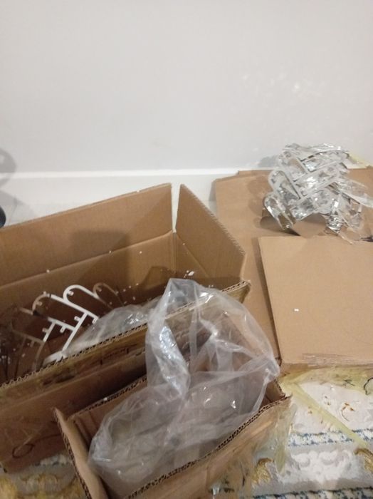 Продам люстру настенную