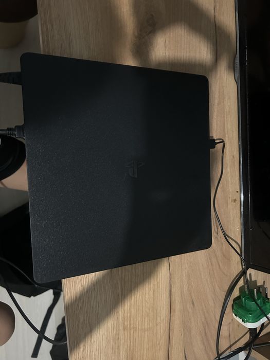 Playstation 4 Slim, 1 терабайт