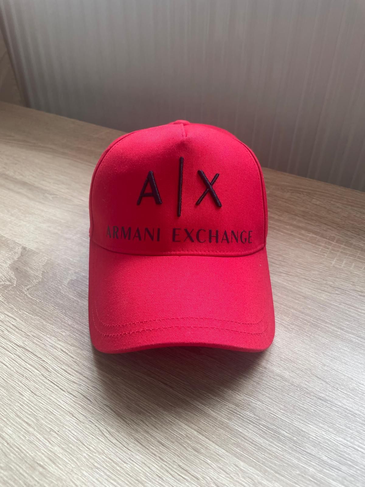 Vând șapcă Armani Exchange