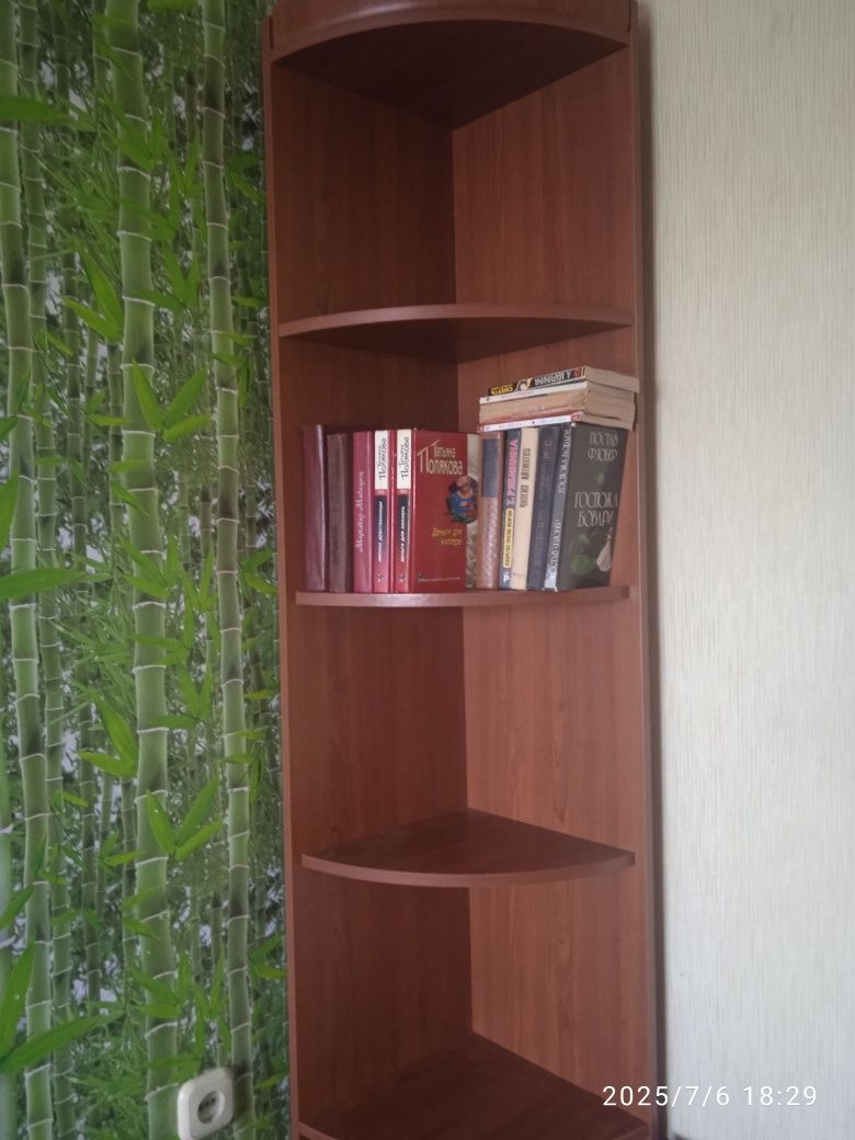 Продается шкаф угловой
