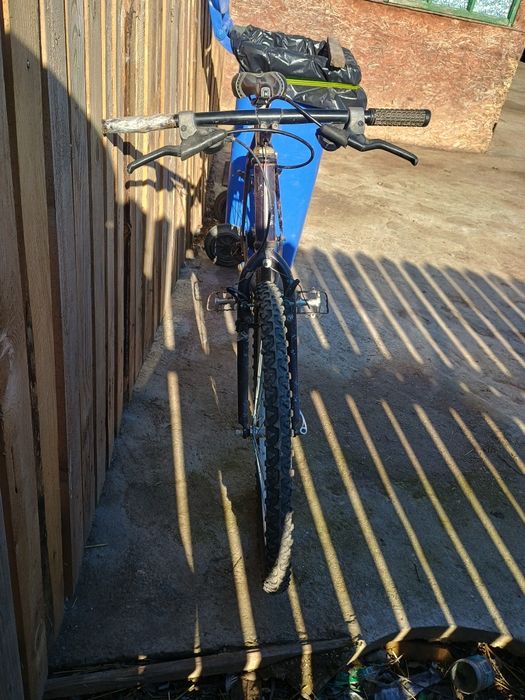 Vând bicicleta e in stare perfecta