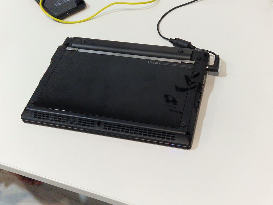 Mini laptop Packard Bell perfect funcțional