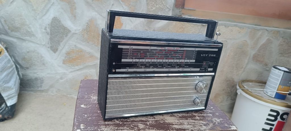 Старо радио VEF 206