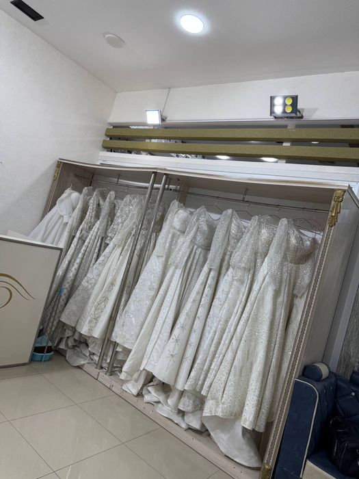 Kelin kuylaklar saloni uchun mebil