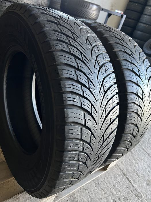 2 anvelope de iarna 235/65/16c nokian 2021!