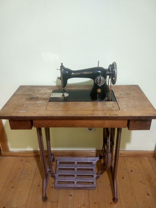 Швейная машинка Подольск б/у с ножным приводом