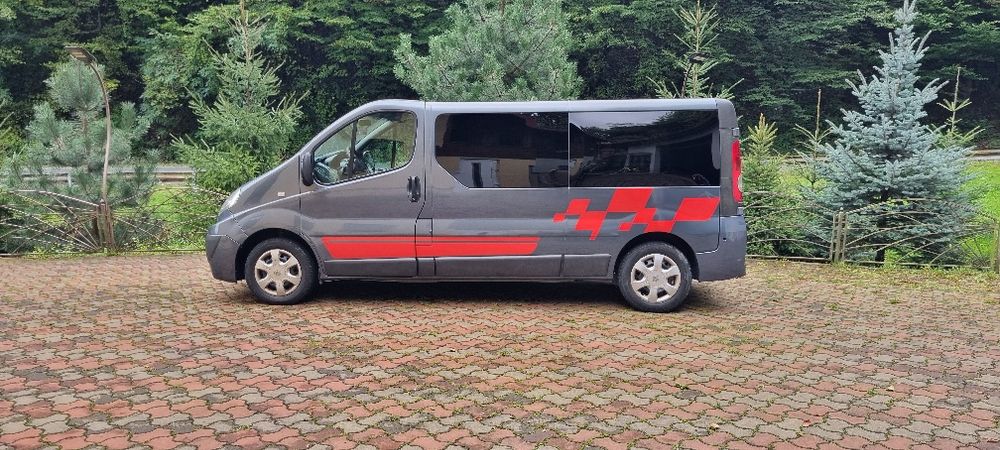 Renault Trafic II 8+1 locuri extra long !!