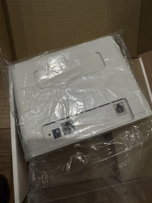Продам 4g роутер huawei