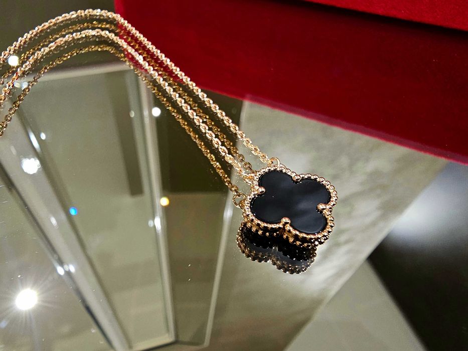 Van Cleef & Arpels VCA Rose Black Alhambra 1 Motif Clover Дамско Колие