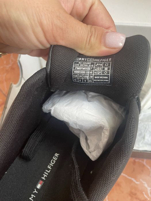 Snekers Tommy Hilfiger 42 noi  barbati