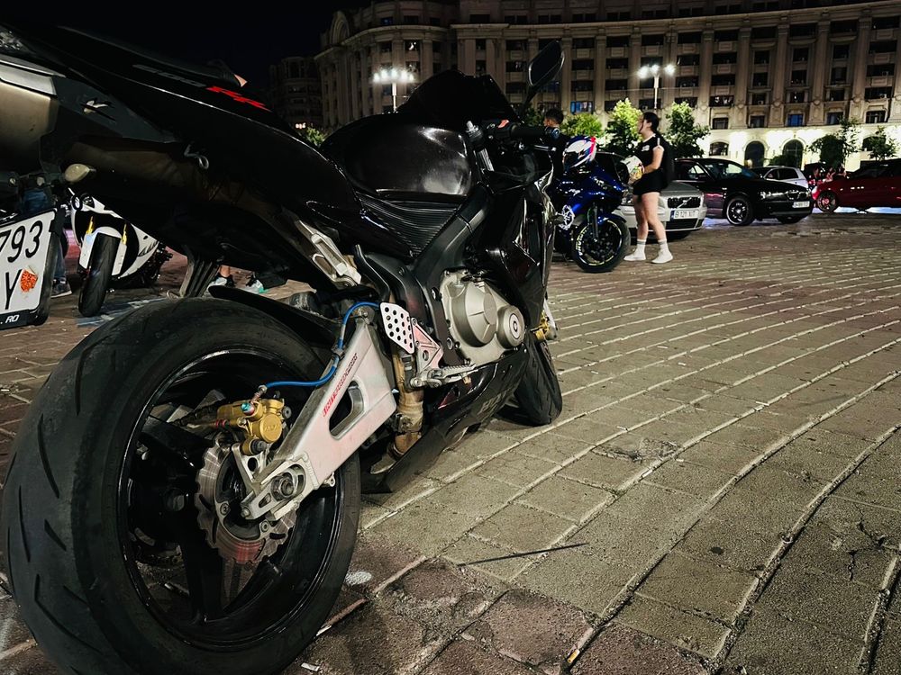 Vand honda cbr 600 rr 2004