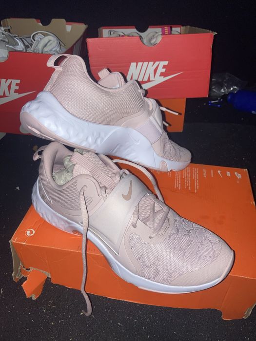 Маратонки найк различни номера