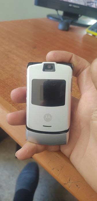 Motorola v3 ideal