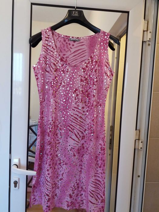 Продавам нови вечерни и коктеилни рокли с пайети