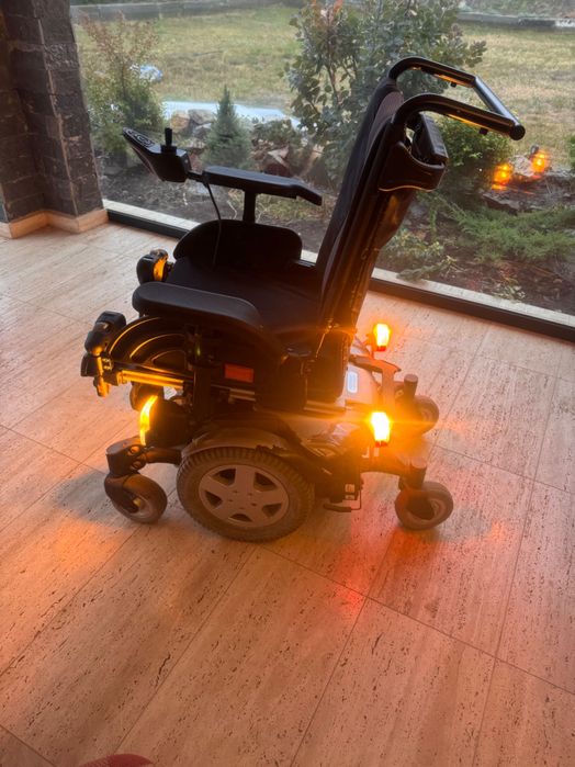 Електрическа инвалидна колича INVACARE