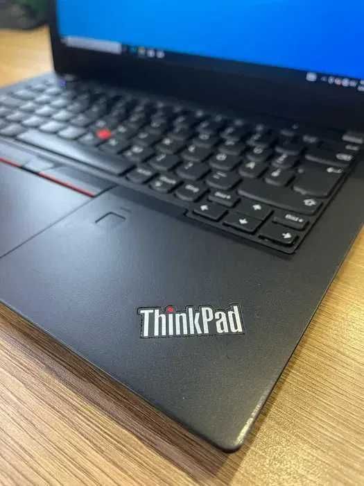 Lenovo Thinkpad X280. Core i5 8350U -1.7/3.6 GHZ 4/8