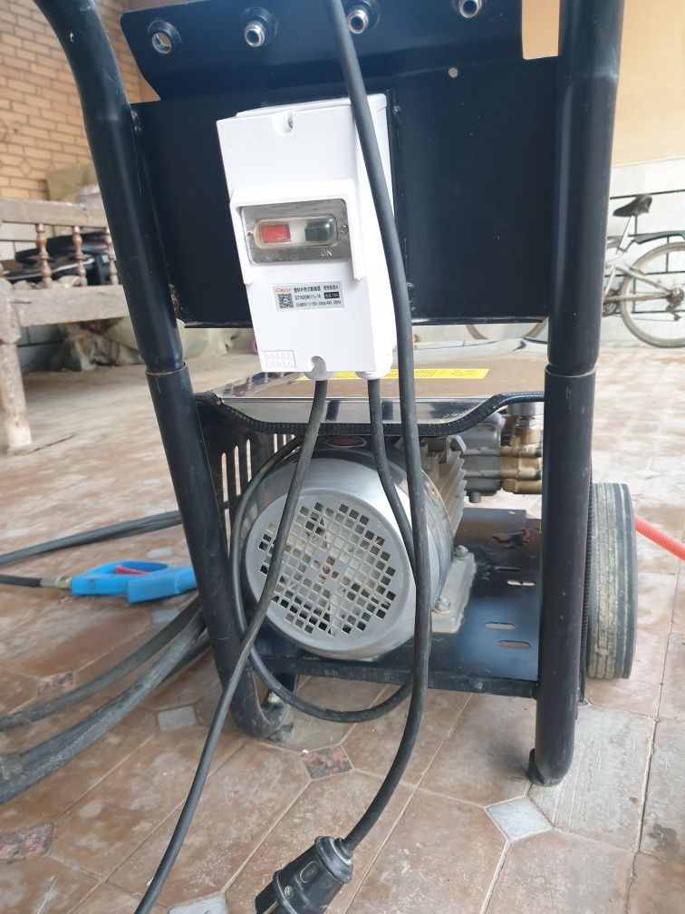 Karcher   220 ga ishlaydi